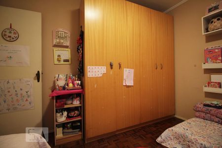 Casa à venda com 120m², 3 quartos e 4 vagasQuarto 2