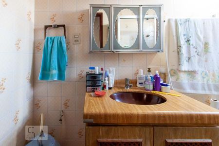 Casa à venda com 251m², 2 quartos e 2 vagasBanheiro