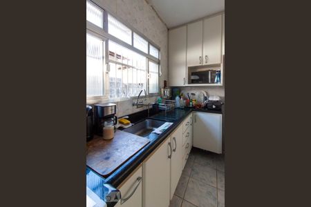 Casa à venda com 251m², 2 quartos e 2 vagasCozinha