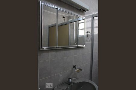 Banheiro de apartamento para alugar com 1 quarto, 50m² em Boqueirão, Santos