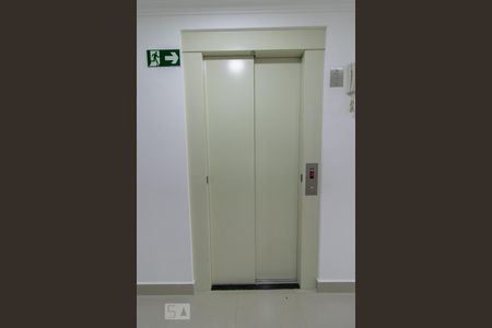 Studio à venda com 32m², 1 quarto e sem vagaElevador