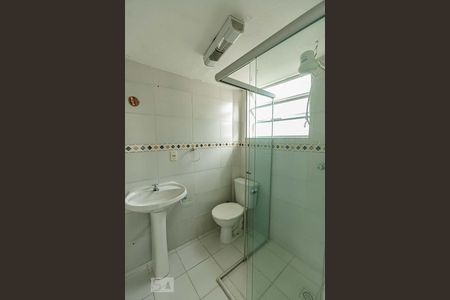 Banheiro de kitnet/studio à venda com 1 quarto, 30m² em Farroupilha, Porto Alegre