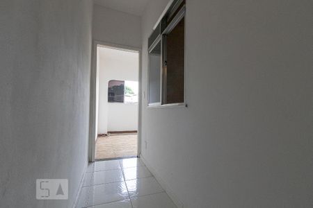 Corredor de casa para alugar com 2 quartos, 55m² em Bento Ribeiro, Rio de Janeiro
