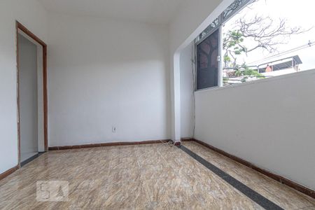 Quarto 1 de casa para alugar com 2 quartos, 55m² em Bento Ribeiro, Rio de Janeiro