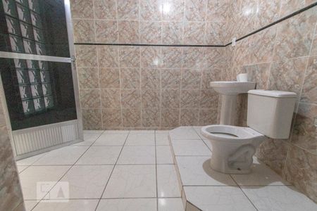 Casa para alugar com 55m², 2 quartos e sem vaga Casa para alugar com 55m², 2 quartos e sem vagaBanheiro da Suíte