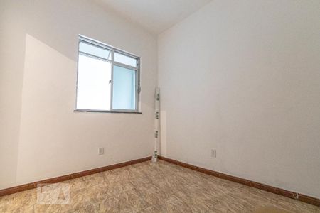 Sala de casa para alugar com 2 quartos, 55m² em Bento Ribeiro, Rio de Janeiro