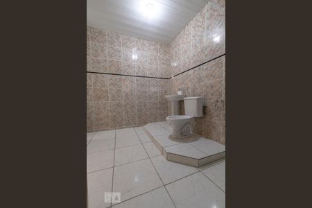 Casa para alugar com 55m², 2 quartos e sem vaga Casa para alugar com 55m², 2 quartos e sem vagaBanheiro da Suíte