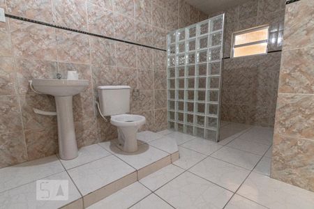 Casa para alugar com 55m², 2 quartos e sem vaga Casa para alugar com 55m², 2 quartos e sem vagaBanheiro da Suíte