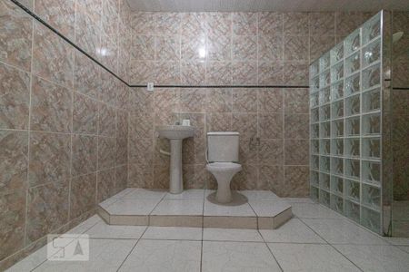 Casa para alugar com 55m², 2 quartos e sem vaga Casa para alugar com 55m², 2 quartos e sem vagaBanheiro da Suíte