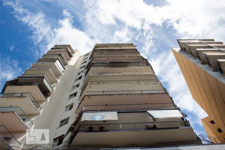 Apartamento para alugar com 90m², 2 quartos e 1 vagaFachada