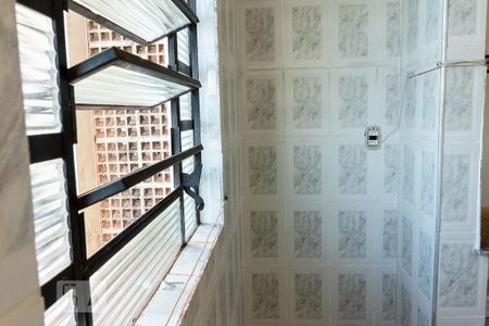 Apartamento para alugar com 43m², 2 quartos e sem vaga Apartamento para alugar com 43m², 2 quartos e sem vagaJanela