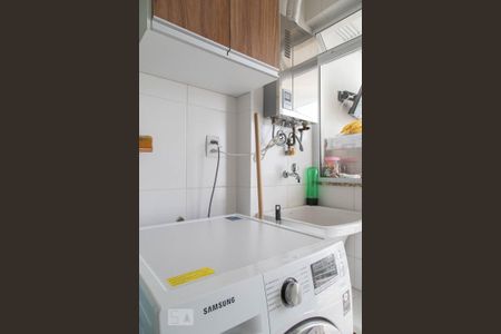 Apartamento para alugar com 74m², 2 quartos e 1 vagaÁrea de serviço