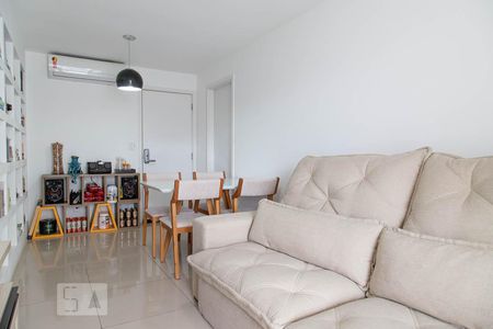 Sala de apartamento para alugar com 2 quartos, 74m² em Recreio dos Bandeirantes, Rio de Janeiro
