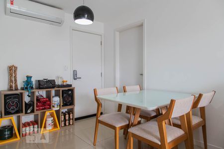 Sala de apartamento para alugar com 2 quartos, 74m² em Recreio dos Bandeirantes, Rio de Janeiro