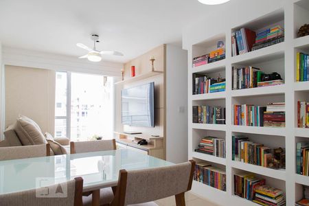 Sala de apartamento para alugar com 2 quartos, 74m² em Recreio dos Bandeirantes, Rio de Janeiro