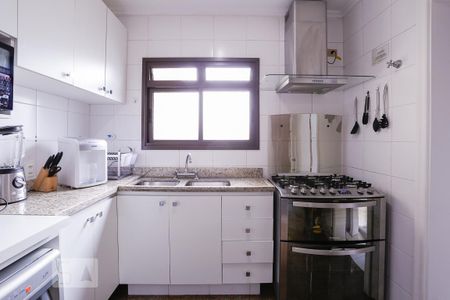Apartamento para alugar com 160m², 4 quartos e 2 vagasCozinha