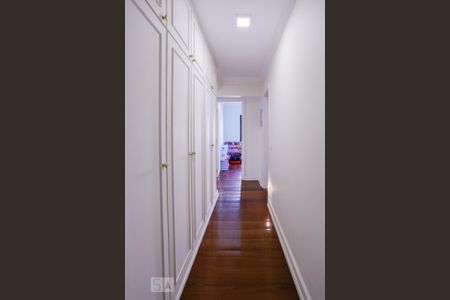 Apartamento para alugar com 160m², 4 quartos e 2 vagasCorredor