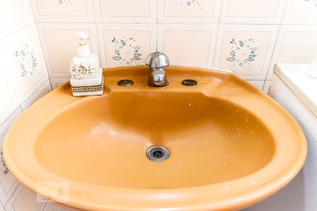 Casa à venda com 128m², 3 quartos e 2 vagasBanheiro