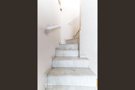 Escadas Quartos de casa à venda com 3 quartos, 128m² em Vila Mazzei, São Paulo