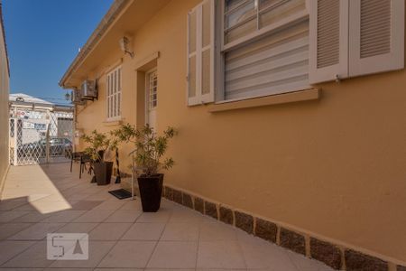 Pátio de casa à venda com 3 quartos, 240m² em São Geraldo, Porto Alegre