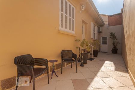 Pátio de casa à venda com 3 quartos, 240m² em São Geraldo, Porto Alegre