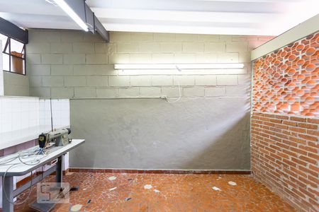 Casa à venda com 380m², 2 quartos e 3 vagas Casa à venda com 380m², 2 quartos e 3 vagasEdícula