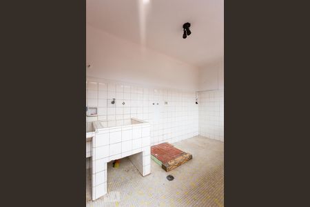 Casa à venda com 380m², 2 quartos e 3 vagas Casa à venda com 380m², 2 quartos e 3 vagasÁrea de Serviço