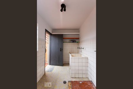 Casa à venda com 380m², 2 quartos e 3 vagas Casa à venda com 380m², 2 quartos e 3 vagasÁrea de Serviço