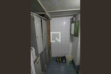 Casa à venda com 380m², 2 quartos e 3 vagas Casa à venda com 380m², 2 quartos e 3 vagasSalão / Armazem - Banheiro