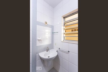 Casa à venda com 380m², 2 quartos e 3 vagas Casa à venda com 380m², 2 quartos e 3 vagasBanheiro 1