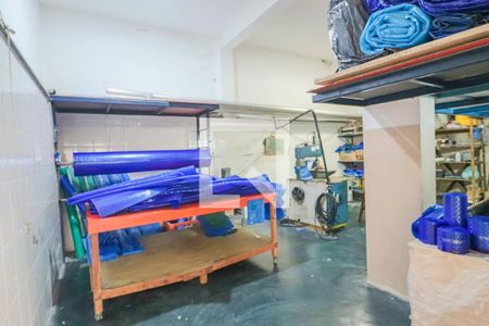 Casa à venda com 380m², 2 quartos e 3 vagas Casa à venda com 380m², 2 quartos e 3 vagasSalão / ArmazemSalão / Armazem