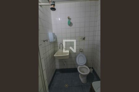 Casa à venda com 380m², 2 quartos e 3 vagas Casa à venda com 380m², 2 quartos e 3 vagasSalão / Armazem - Banheiro