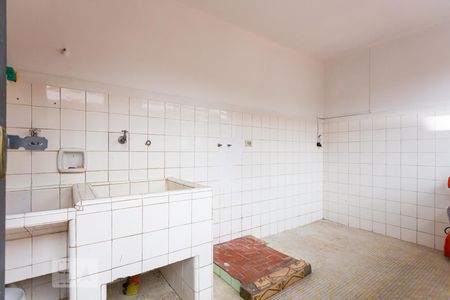 Casa à venda com 380m², 2 quartos e 3 vagas Casa à venda com 380m², 2 quartos e 3 vagasÁrea de Serviço