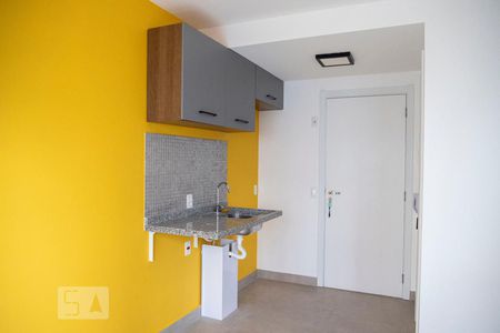 Cozinha de kitnet/studio para alugar com 1 quarto, 26m² em Liberdade, São Paulo