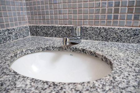 Banheiro de kitnet/studio à venda com 1 quarto, 26m² em Liberdade, São Paulo