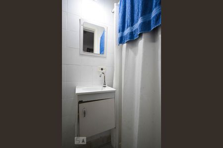 Apartamento à venda com 300m², 4 quartos e 4 vagas Apartamento à venda com 300m², 4 quartos e 4 vagasBanheiro de Serviço