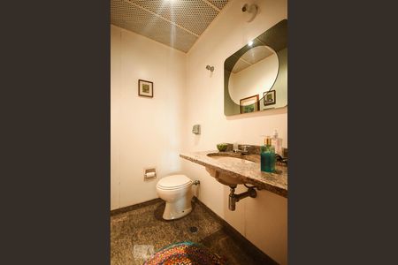 Apartamento à venda com 300m², 4 quartos e 4 vagas Apartamento à venda com 300m², 4 quartos e 4 vagasLavabo