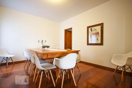 Apartamento à venda com 300m², 4 quartos e 4 vagas Apartamento à venda com 300m², 4 quartos e 4 vagasSala de jantar