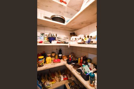 Apartamento à venda com 300m², 4 quartos e 4 vagas Apartamento à venda com 300m², 4 quartos e 4 vagasDespensa