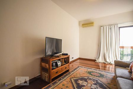 Apartamento à venda com 300m², 4 quartos e 4 vagas Apartamento à venda com 300m², 4 quartos e 4 vagasSala de tv