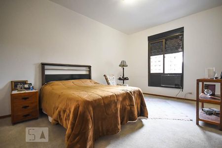 Apartamento à venda com 300m², 4 quartos e 4 vagas Apartamento à venda com 300m², 4 quartos e 4 vagasSuíte 2