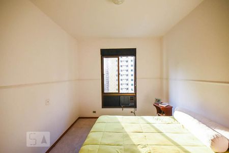 Apartamento à venda com 300m², 4 quartos e 4 vagas Apartamento à venda com 300m², 4 quartos e 4 vagasQuarto 2