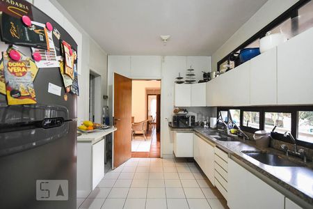 Apartamento à venda com 300m², 4 quartos e 4 vagas Apartamento à venda com 300m², 4 quartos e 4 vagasCozinha