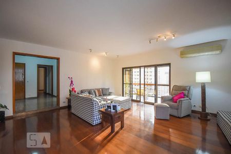 Apartamento à venda com 300m², 4 quartos e 4 vagas Apartamento à venda com 300m², 4 quartos e 4 vagasSala