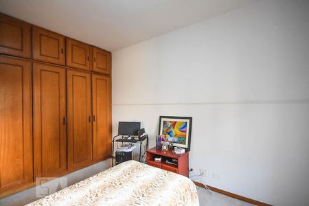 Apartamento à venda com 300m², 4 quartos e 4 vagas Apartamento à venda com 300m², 4 quartos e 4 vagasQuarto 1