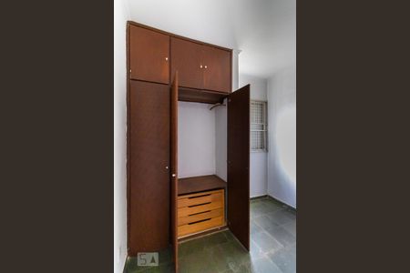 Apartamento para alugar com 73m², 3 quartos e 1 vaga Apartamento para alugar com 73m², 3 quartos e 1 vagaQuarto 2 - Armários