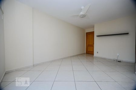 Sala de apartamento à venda com 2 quartos, 80m² em Icaraí, Niterói