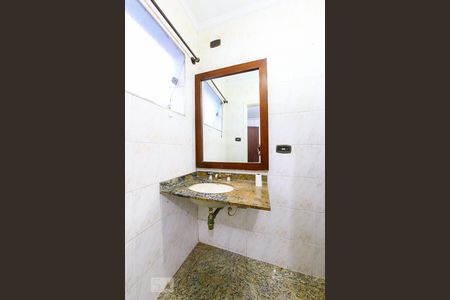 Casa para alugar com 120m², 2 quartos e 2 vagasBanheiro de Serviço