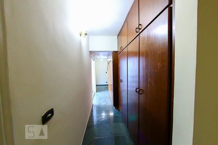 Casa para alugar com 120m², 2 quartos e 2 vagasCorredor