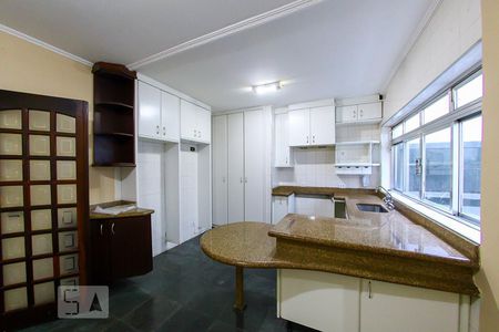 Casa para alugar com 120m², 2 quartos e 2 vagasCozinha